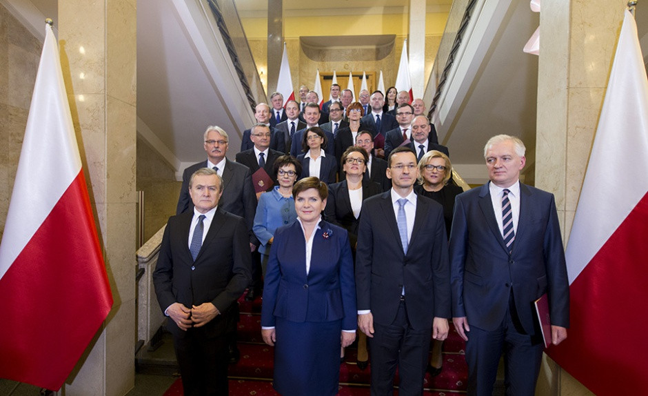 Zatrudniony na śmieciówce zarobi więcej od pracownika na etacie? /fot. premier.gov.pl Beata Szydło, expose: Godzinowa płaca minimalna to dobry pomysł?