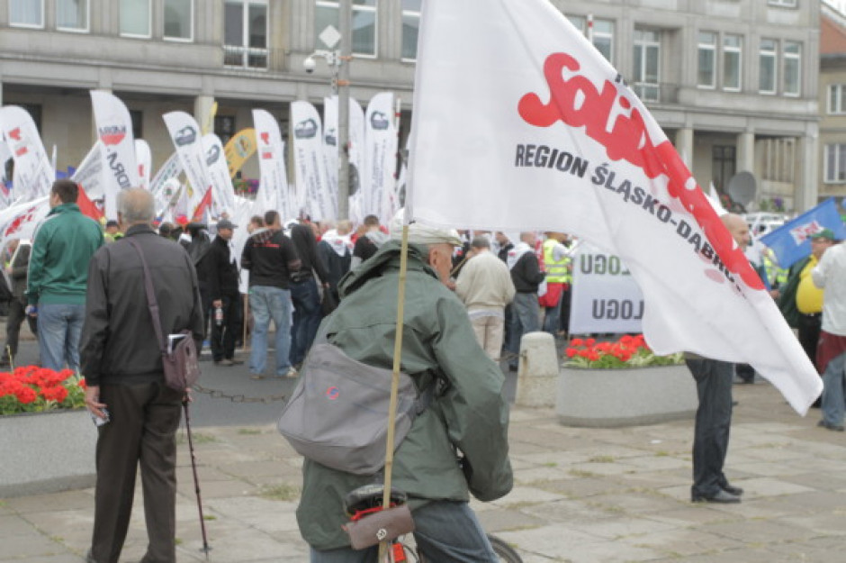 - Jeśli rzetelność programu, profesjonalizm i determinacja decyzyjnych osób w rządzie będą na wysokim poziomie, nikt nie będzie zainteresowany destrukcją dobrych zmian - uważa Andrzej Radzikowski, wiceprzewodniczący OPZZ. /fot. Szymon Jankowski Plany nowego rządu Beaty Szydło, a oczekiwania związkowców. Są różnice