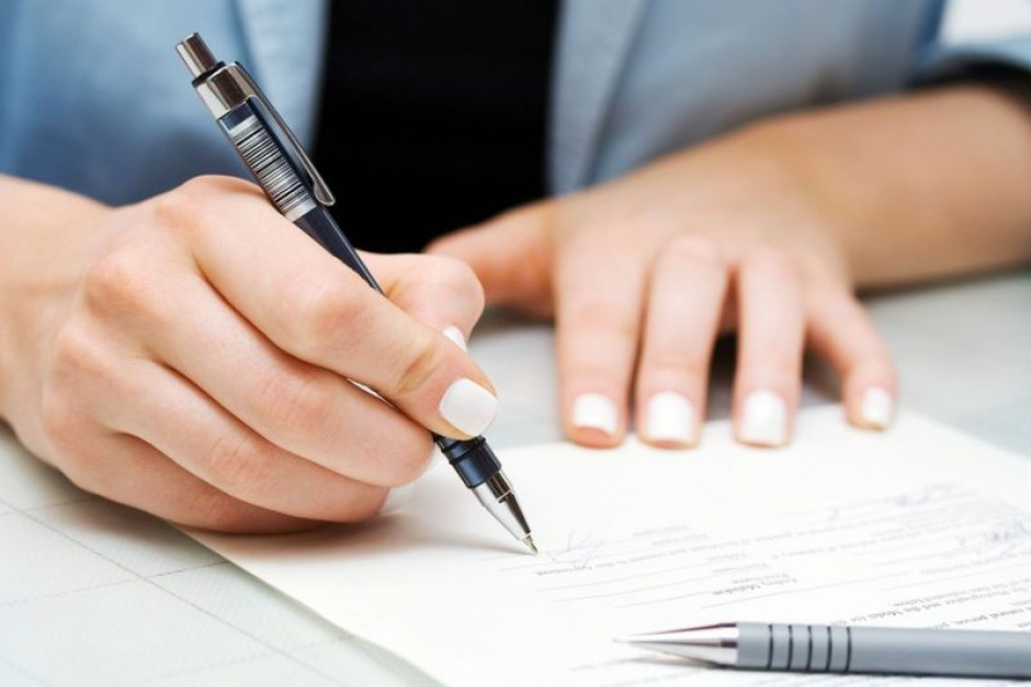 rząd chce wspierać firmy, które podwyższą pensje i przyjmą na umowę o pracę. /fot. fotolia Rząd szykuje zmiany: Ulgi dla pracodawców za etat i wyższe wynagrodzenia