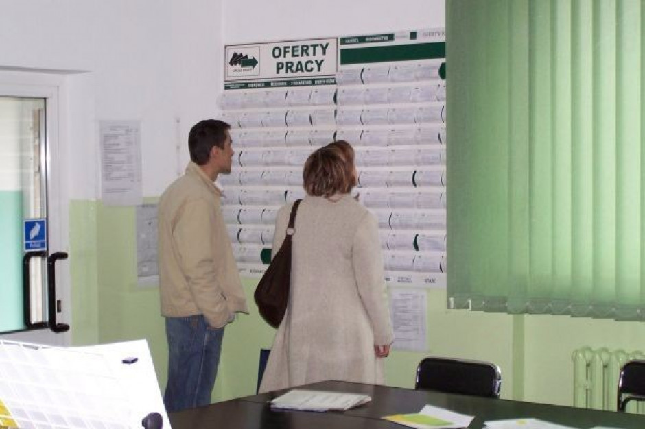 Celem projektu jest realizacja projektów wspierających osoby powyżej 30. roku życia, bierne zawodowo (niezarejestrowane w powiatowych urzędach pracy), należące do grup defaworyzowanych: kobiety, osoby niepełnosprawne, o niskich kwalifikacjach oraz 50+. Fot. PTWP Mazowsze: 21 mln zł z unijnych środków na pomoc dla osób biernych zawodowo