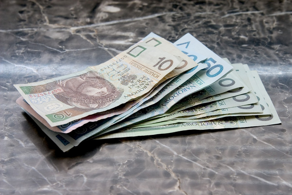 Przekroczenie kryterium dochodowego uprawniającego do świadczeń rodzinnych nie będzie automatycznie oznaczało utraty tych świadczeń (fot. pixabay.com CC0) Od nowego roku obowiązuje zasada "złotówka za złotówkę"