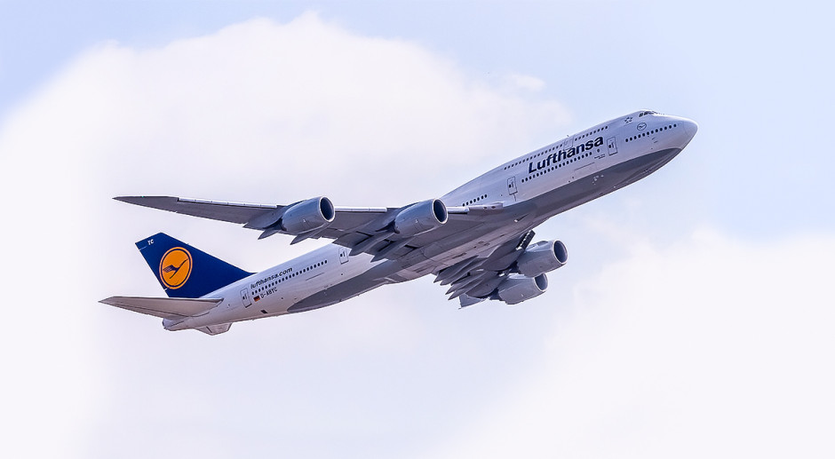 Lufthansa poszukuje ponad 4 tys. pracowników (fot. Oliver Holzbauer/Flickr) Duży przewoźnik chce zatrudnić ponad 4 tys. osób