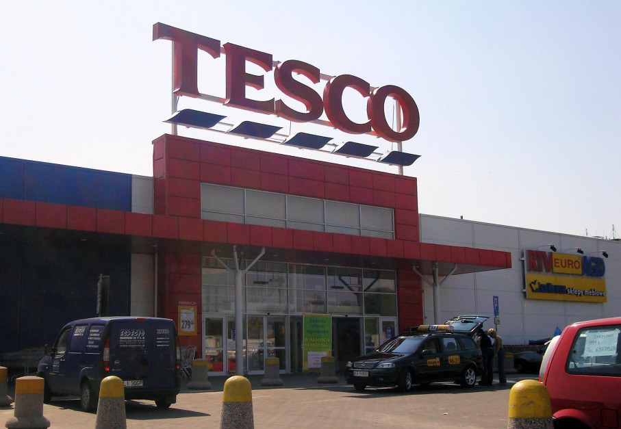 W zakończonym w lutym 2015 r. roku rozliczeniowym sieć zanotowała stratę w wysokości 6,4 mld funtów (fot. wikimedia commons) Tesco wychodzi z gigantycznej zapaści. Znów zatrudnia