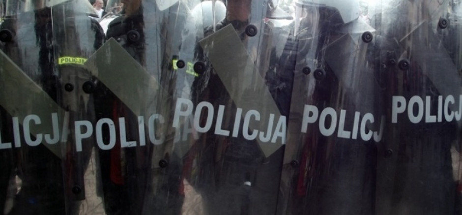 Na nagrody pieniężne w 2016 r. dla wyróżniających się policjantów radni przekazali więcej niż rok temu (fot. flickr/Piotr Drabik/CC BY 2.0) Stołeczni policjanci dostaną nagrody