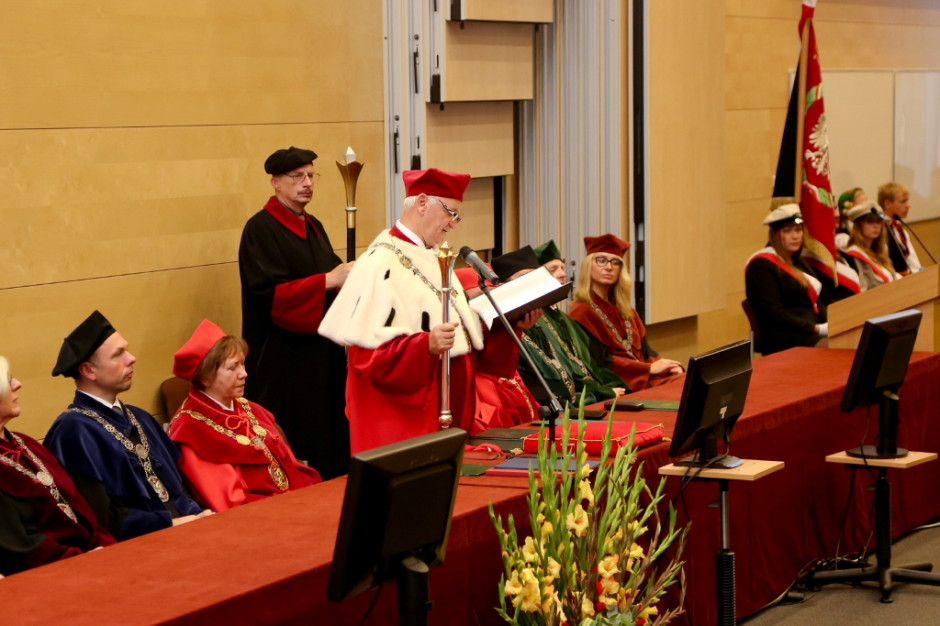Zmienić może się model finansowania wyższych uczelni. (Fot. : www.poznan.uw.gov.pl) Dziś za każdego studenta uczelniom płaci się tyle samo. To może się skończyć