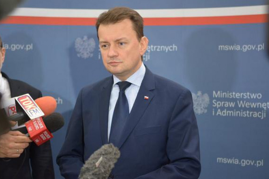 Mariusz Błaszczak: "Ocenię pracę pana komendanta" (fot. twitter/MSWiA) Niepewne losy wiceszefa policji. Szef MSWiA oceni jego pracę