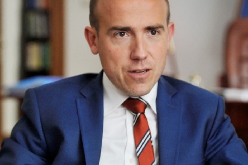 Jak informuje Borys Budka, PO podnosi też we wniosku kwestię m.in. likwidacji konkursów na wyższe stanowiska w służbie cywilnej (mat. pras.) PO kieruje wniosek do TK ws. ustawy o służbie cywilnej