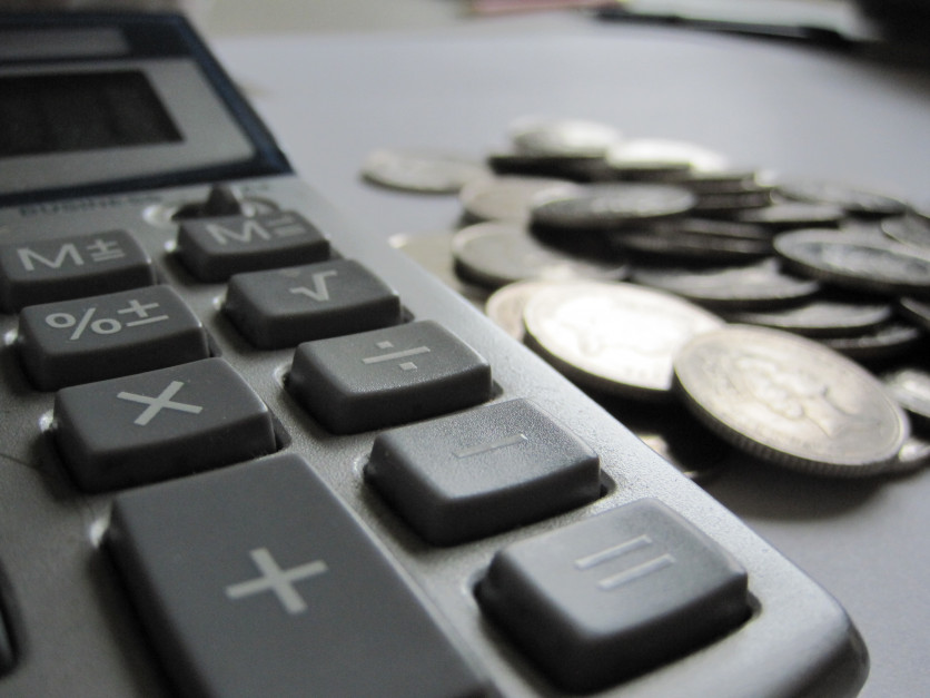 Wprowadzenie górnego progu w programie 500+ znacznie zwiększyłoby koszt obsługi. (Fot.: Flickr, Images Money, CC2.0) Nie będzie górnego limitu zarobków dla 500+