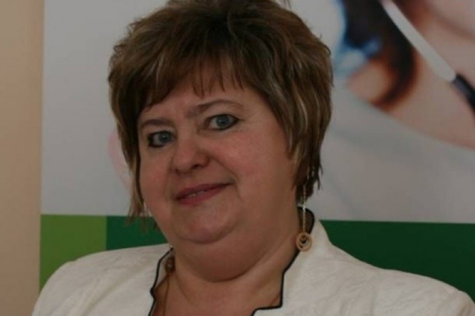 - Ppapierologia i biurokracja tylko opóźniają procedury - mówi Bożena Janicka (fot. archiwum/RynekZdrowia.pl) Podwyżki dla pielęgniarek i położnych, POZ: Najwcześniej pod koniec lutego 2016 r. Biurokracja opóźnia wypłaty