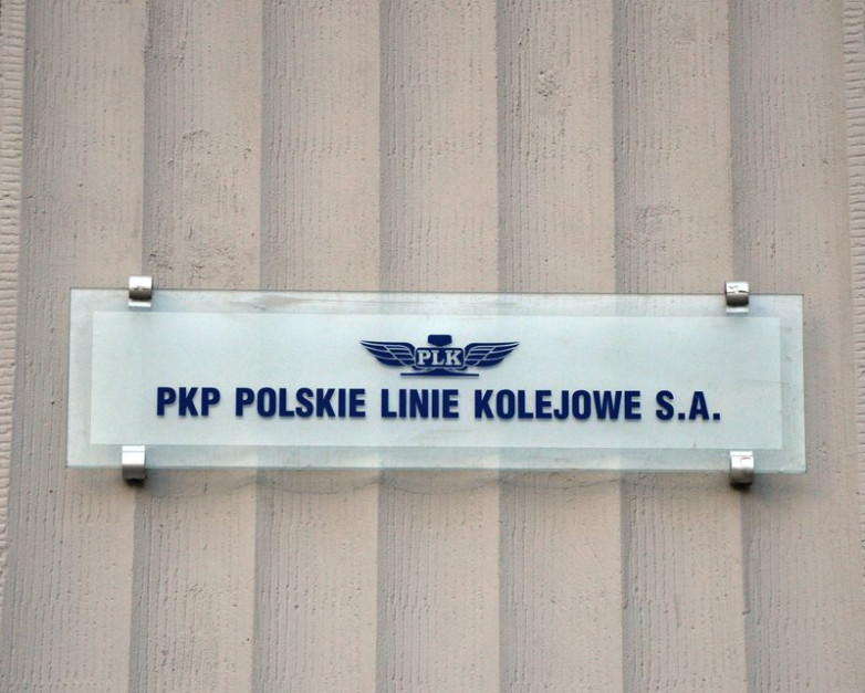 Kandydat na prezesa powinien posiadać wykształcenie wyższe, a także co najmniej 10-letni staż pracy. (Fot. Mat. pras.) PKP PLK szuka prezesa i trzech członków zarządu