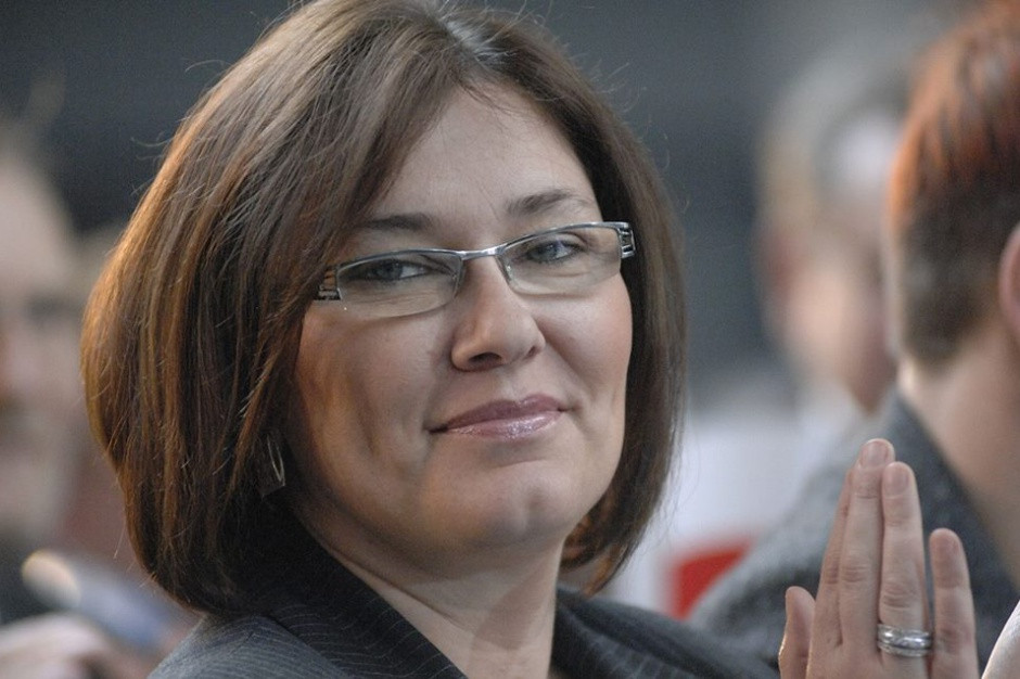 Beata Mazurek, rzecznikczka PiS zapewnia, że poprawki opozycji zostaną rozpatrzone (fot. facebook.com) Nowoczesna i PSL proponują poprawki do programu "500 plus"