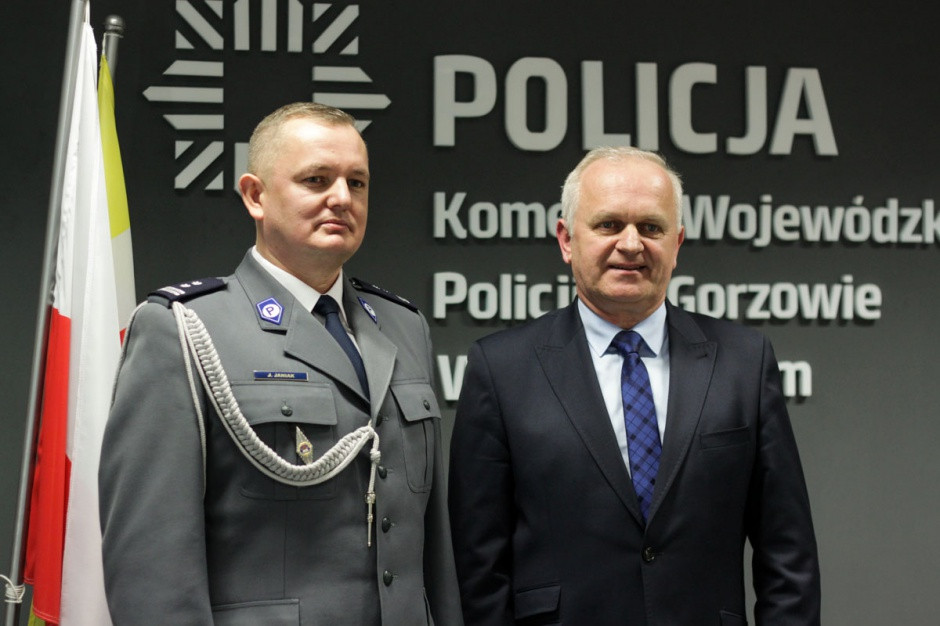 Nowy szef lubuskiej policji dobrze ocenił kwalifikacje podległej mu kadry kierowniczej. (fot.: lubuska.policja.gov.pl) Mł. insp. Jarosław Janiak szefem lubuskiej policji