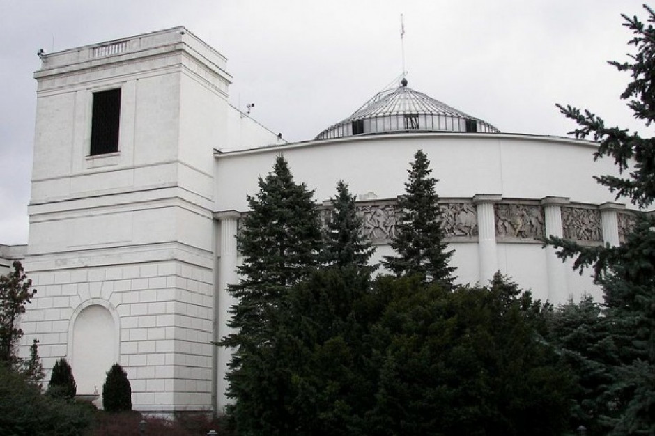 Do ustawy wprowadzono kilka poprawek, które zaproponował rząd. (fot. PTWP) Projekt "Rodzina 500+" został przyjęty przez komisję sejmową