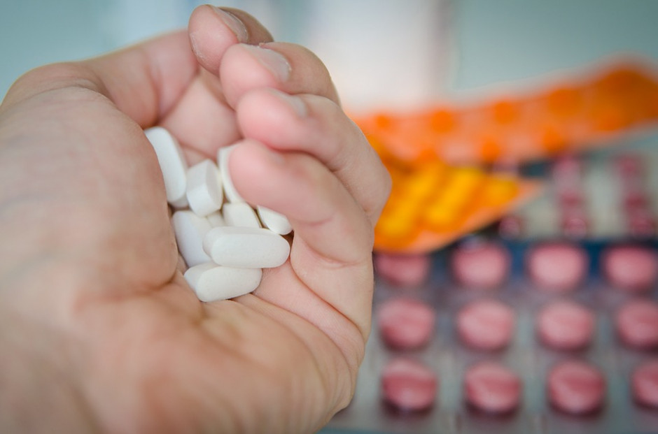 Na razie mowa jest o bardzo prostych czynnościach, które przekładają się na oszczędności po stronie pacjenta i płatnika. (fot. pixabay) Farmaceuci zyskają nowe uprawnienia