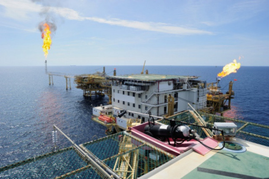 − Długotrwały spadek cen ropy naftowej stworzył więcej wyzwań niż początkowo mogło się wydawać – twierdzi John Faraguna, managing director Hays Oil&Gas. (Fot. Fotolia) Branżę naftową czekają problemy z rekrutacją specjalistów. Wszystko przez spadek cen ropy