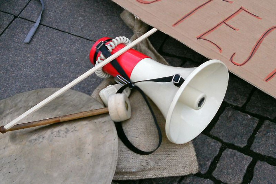 Nowoczesna zapisała w projekcie, że związkowiec miałby prawo do zwolnienia od pracy zawodowej, ale nie otrzymywałby - jak obecnie - za ten czas wynagrodzenia od pracodawcy. (Fot. pixelio.de) Prawa związków zawodowych zostaną ograniczone?
