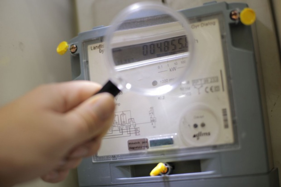 Do URE wpływają liczne skargi dotyczące m.in. jakości obsługi odbiorców energii elektrycznej. (Fot. PTWP/Andrzej Wawok) Sprzedawcy prądu i gazu pod specjalnym nadzorem. Klienci żalą się na obsługę