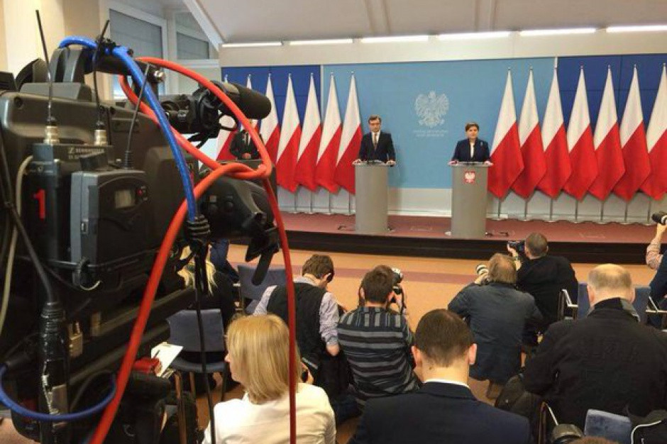 Konferencja prasowa w Kancelarii Premiera RP (fot.:twitter.com/pisorgpl) Ustawa o prokuraturze, Ziobro: Zmiany odpolityczniają prokuraturę