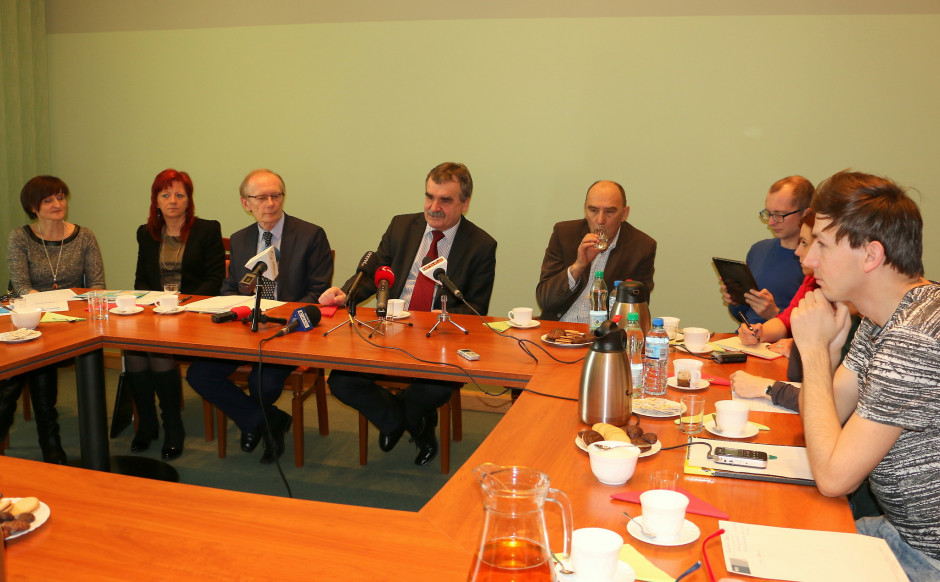 Druki wniosków, które trzeba będzie wypełnić starając się o świadczenie z programu 500+, będzie można od 14 marca pobierać w ponad stu miejscach w Kielcach (fot.um.kielce.pl) 500 zł na dziecko: Świętokrzyskie gminy potrzebują 180 pracowników do obsługi programu 500+