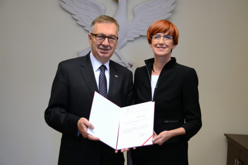 Stanisław Szwed, wiceszef MRPiPS i Elżbieta Rafalska, szefowa resortu. (fot. MRPiPS) Szwed: 12 złotych za godzinę pracy od września