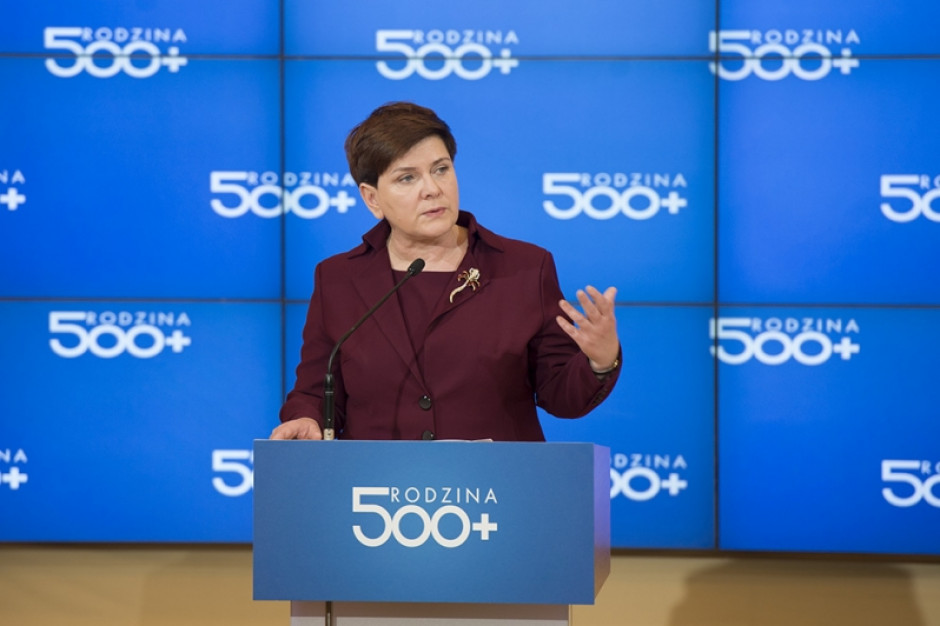 Premier wskazała, że program "Rodzina 500 plus" to dobry projekt (fot.premier.gov.pl) 500 zł na dziecko, Szydło: Dzięki programowi 500+ rodzi się społeczna odpowiedzialność biznesu