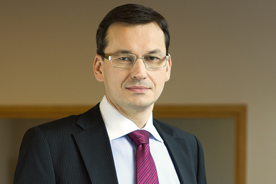 - Swoboda świadczenia usług nie tak miała wyglądać, jak przystępowaliśmy do Unii Europejskiej - zaznaczył Mateusz Morawiecki. (Fot. wikipedia.org, licencja: CC BY-SA 3.0) Morawiecki: Nie zgadzamy się na proponowane zmiany w delegowaniu pracowników