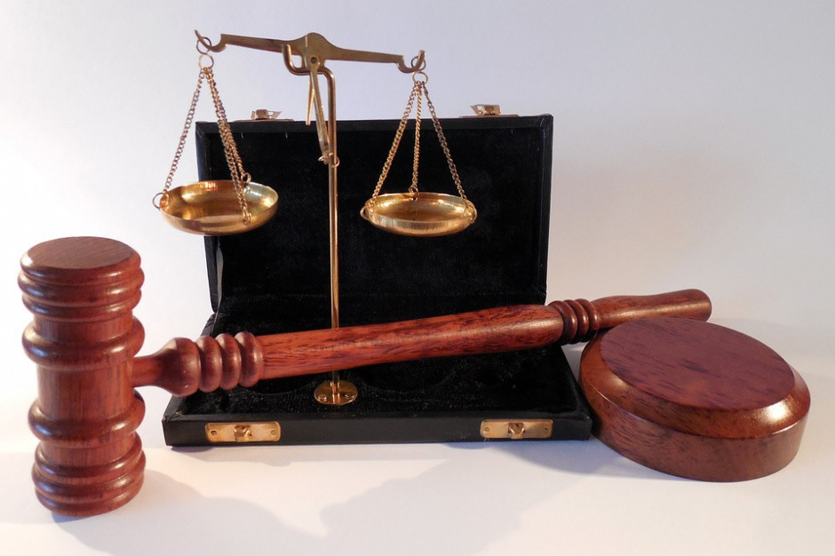 Projekt zakłada odroczenie do 31 października 2017 r. wejścia w życie zmian związanych powrotem stanowisk asesorskich. (fot.:pixabay.com) Prace legislacyjne dotyczące zawodu sędziego wstrzymane