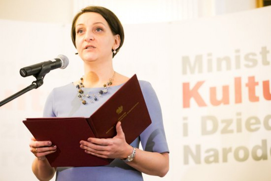 - My jako ministerstwo kultury mamy bardzo duże zaufanie do naszych konserwatorów, którzy zresztą chcą podlegać Generalnemu Konserwatorowi Zabytków - mówi wiceminister Magdalena Gawin. (fot. MKiDN; Danuta Matloch) Resort kultury chce, by renowacji zabytków dokonywali studenci