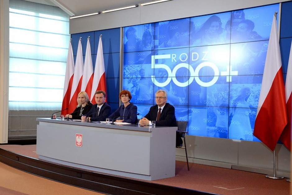 Program "Rodzina 500 plus" startuje z początkiem kwietnia(fot.mpips.gov.pl) 500 zł na dziecko, praca: Jak program 500 plus wpływa na aktywność zawodową? Ministerstwo sprawdzi