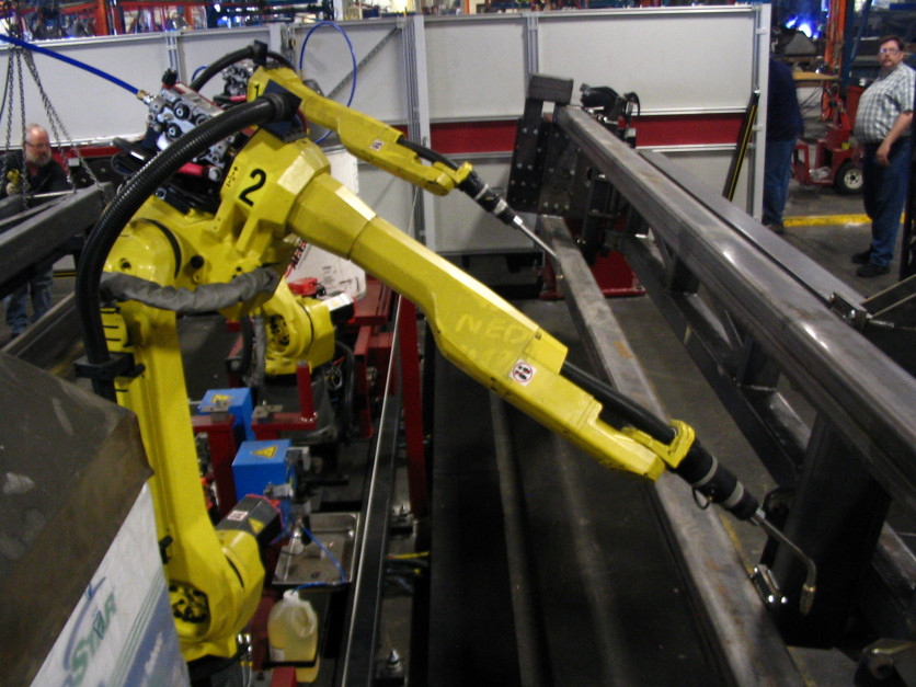 Większość ludzi wierzy, że ich zawód nie ulegnie robotyzacji. (Fot.: Wikimedia) Pracownicy w pułapce. Roboty zabiorą im pracę?