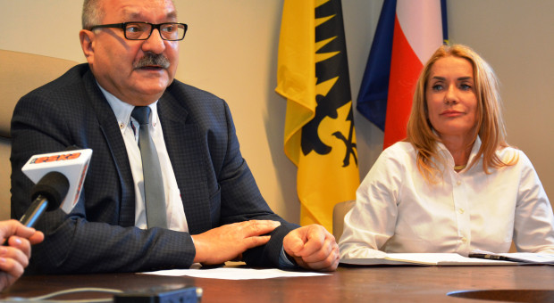 Marszałek województwa dolnośląskiego Cezary Przybylski podczas konferencji (fot.dolnoslaskie.pl)