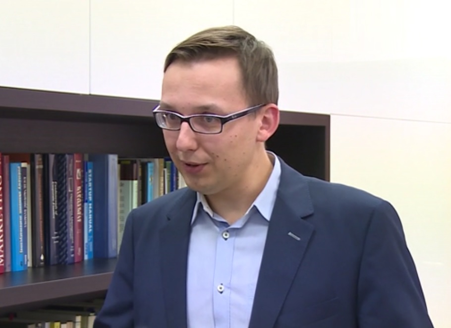 Największe szanse na sukces mają wizjonerzy, doświadczeni biznesmeni, którzy potrafią dobrać właściwą strategię do etapu rozwoju start-upu (Szymon Wierciński, fot.newseria.pl)