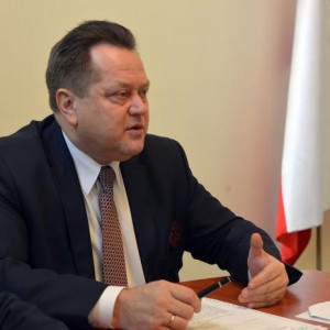 Prawie 500 policjantów z przeszłością w MO straci kierownicze stanowiska