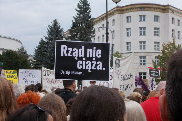 PO: Karanie za własne poglądy jest absurdalne