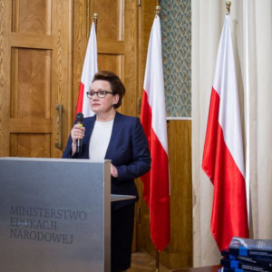 Mnister edukacji: Przeszkolimy nauczycieli z wdrażania podstawy programowej