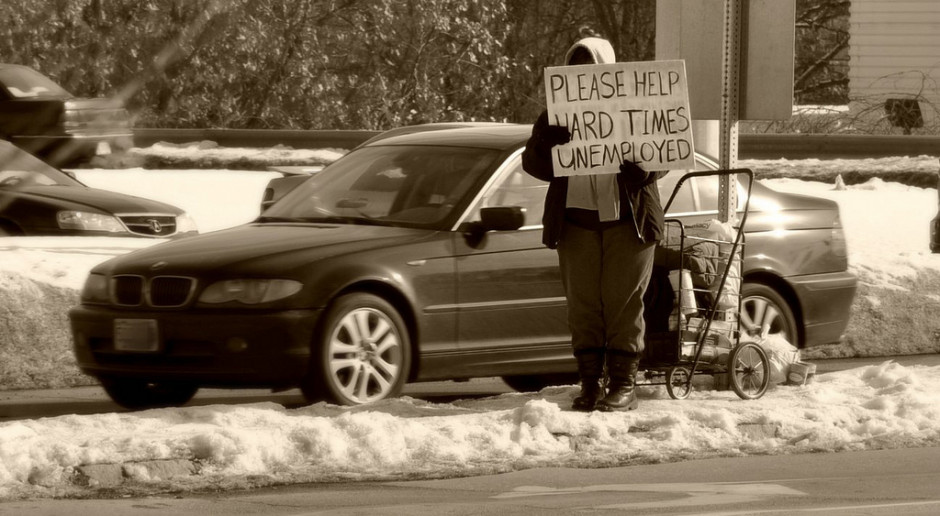 Długotrwałe bezrobocie jest definiowane jako pozostawanie bez pracy przez minimum 12 miesięcy. Skrajne sytuacje to osoby pozostające bez zatrudnienia przez lata, źródło: James Lee/flickr.com/CC BY 2.0