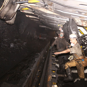 Górniczy gigant ma ambitne plany, ale może mieć problemy kadrowe