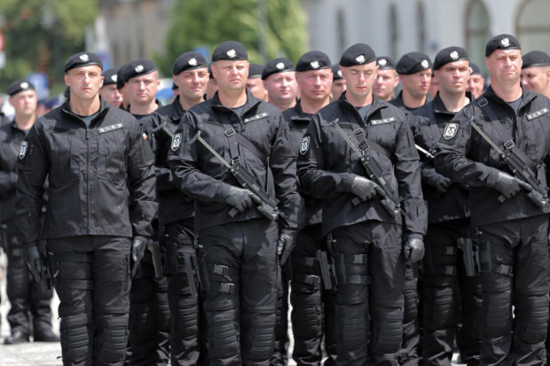 Pracują z najgroźniejszymi przestępcami w kraju. Jest ich blisko 30 tysięcy