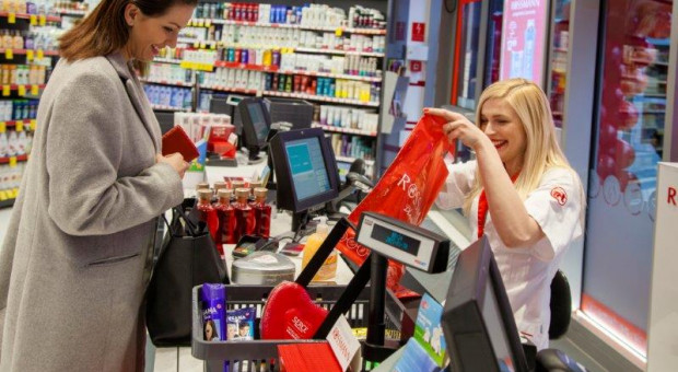 W sieci drogerii Rossmann pracuje już w Polsce ponad 14 tys. osób / fot. Rossmann Rossmann otworzył tysięczną drogerię. Zatrudnia już w Polsce ponad 14 tys. osób