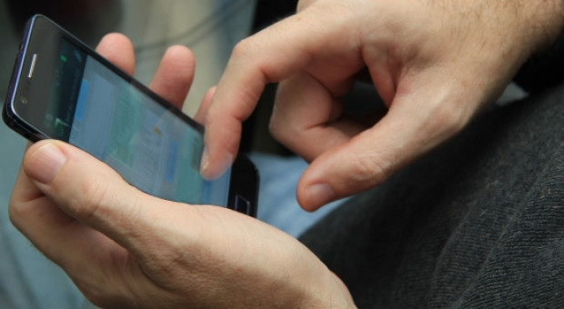 fot. Fotolia Smartfon w kościele, teatrze lub operze? Zmieniają się normy obyczajowe
