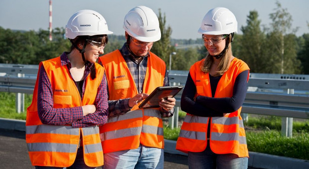 Praktyki w Skanska kierowane są nie tylko do osób uczących się na kierunkach technicznych (fot.mat.pras.) Skanska chce zatrudnić 180 studentów przeszkolonych w ramach Programu Praktyk Letnich