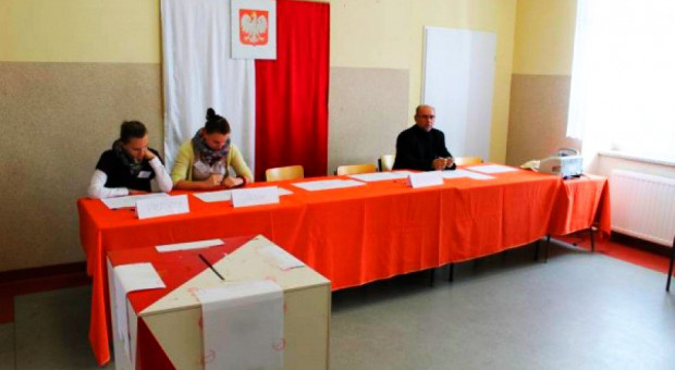 Diety za pracę w terytorialnej komisji wyborczej wynoszą od 160 do 200 zł (fot.dzielnica17.krakow.pl) Wybory prezydenckie 2015: Dzień wolny za pracę w komisji wyborczej
