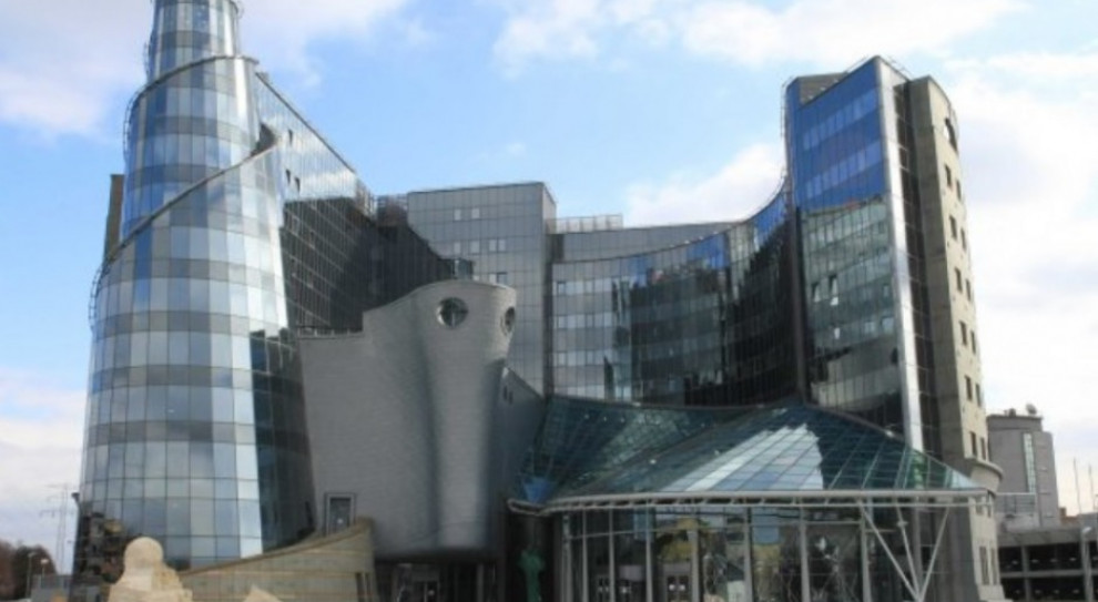 Rozpoczęty 30 marca konkurs wzbudził liczne protesty środowisk kulturalnych, m.in. Obywateli Kultury. Dotyczyły one pominięcia w ostatnim etapie trójki kandydatów: Agnieszki Odorowicz, Jacka Wekslera i Roberta Kozaka (Siedziba TVP, fot.wikipedia.org/VanNouten) KRRiT: Daszczyński prezesem TVP. Zalewski i Rola odrzuceni
