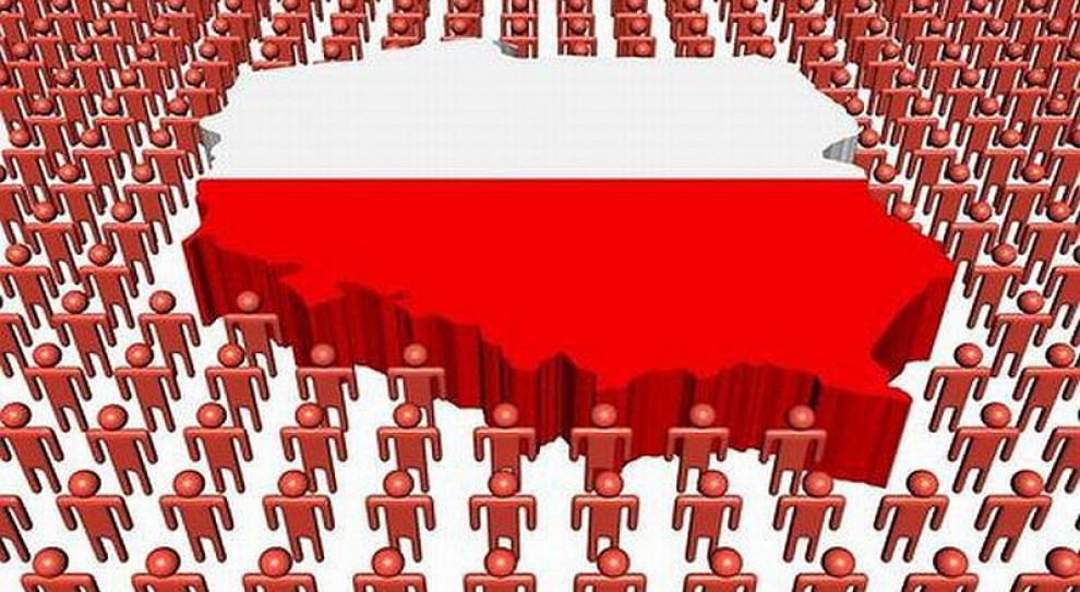 Polak z wyższym wykształceniem ma stosunkowo najczęściej kontakt z migrantami. Zazwyczaj spotyka ich w pracy i w miejscu zamieszkania (fot. shutterstock) Czterech na dziesięciu Polaków uważa, że imigranci negatywnie wpływają na rynek pracy