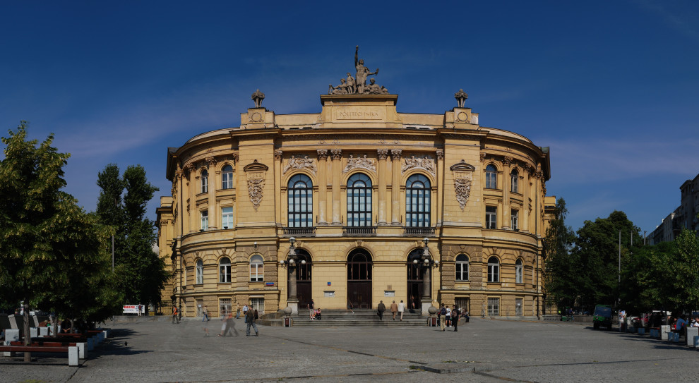Politechnika Warszawska (Fot. Marcin Białek/wikimedia commons) Politechnika Warszawska stawia na zajęcia praktyczne i nowe formy nauczania