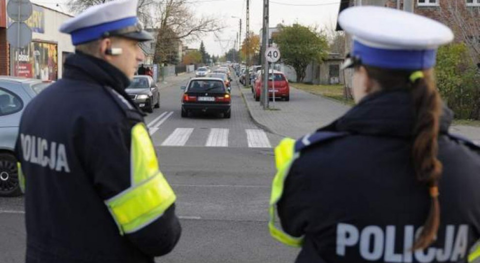 Na wzrost wynagrodzeń służb podległych Ministerstwu Spraw Wewnętrznych w 2016 roku zostanie przeznaczone dodatkowo ok. 390 mln, co pozwoli na podwyżkę wynagrodzeń dla funkcjonariusza średnio o 4 proc., a dla pracownika cywilnego o 6 proc. (Fot. Sxc.hu) Policjanci i żołnierze dostaną podwyżki. Rząd da ponad 700 mln zł