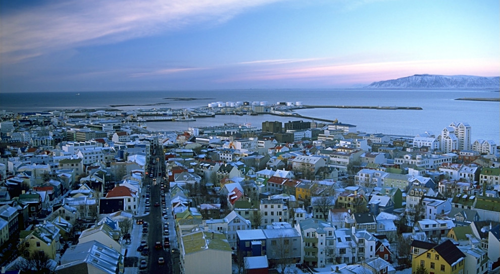 Najwyższe przeciętne miesięczne wynagrodzenie brutto otrzymywali menedżerowie, około 6 985 euro (Reykjavík, fot. Andreas Tille/wikimedia) Ile zarabiają Polacy w Islandii?
