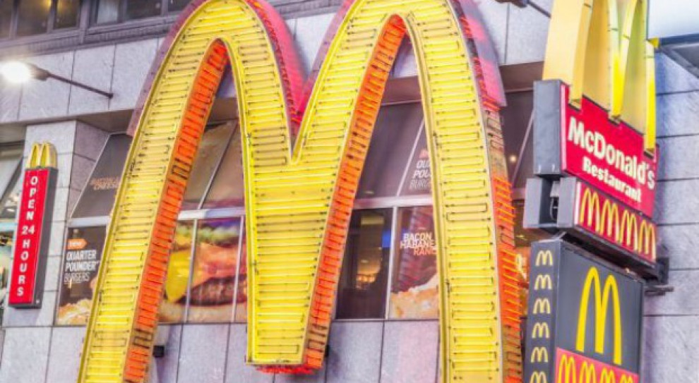 Proces restrukturyzacji do końca 2017 r. ma przynieść McDonald`s 300 mln dolarów oszczędności /fot. shutterstock Gigantyczne zwolnienia w McDonald`s. Ponad dwieście osób straciło pracę