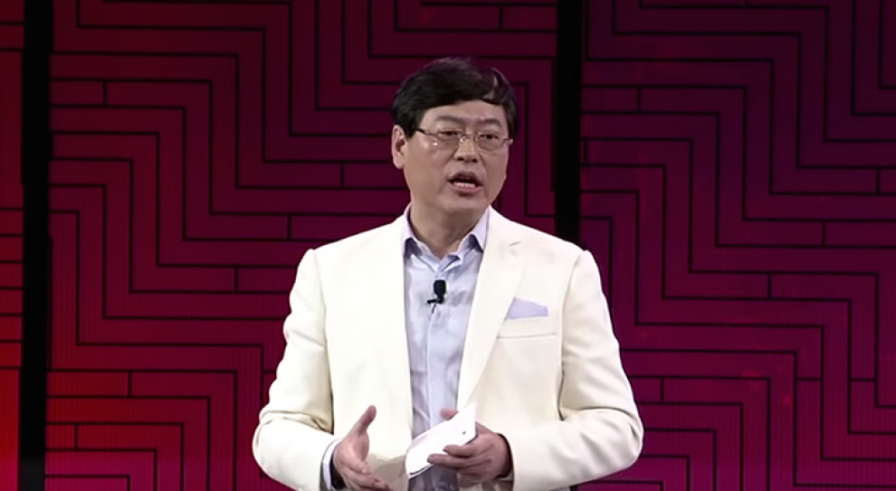 CEO Lenovo, Yang Yuanquing, nadal wierzy, że przejęcie Motoroli okaże się dobrym posunięciem/fot. youtube Lenovo zwolni 3,2 tys. pracowników