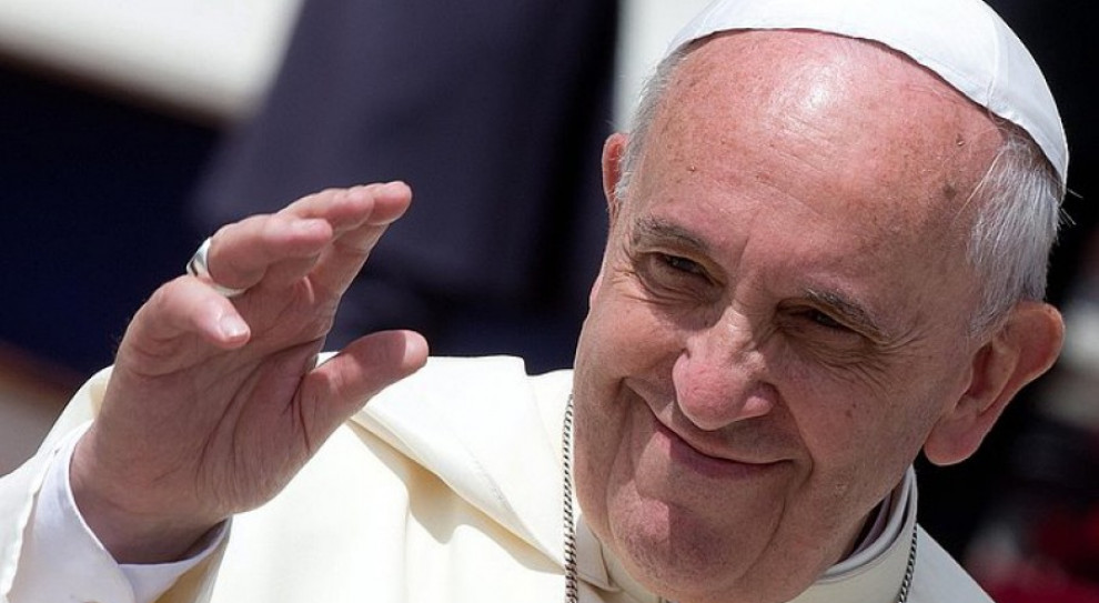 Raduję się, kiedy rządzący podejmują wysiłki, aby tworzyć miejsca pracy - powiedział papież (Papież Franciszek, fot. Facebook) Papież Franciszek: Praca jest święta, daje godność rodzinie